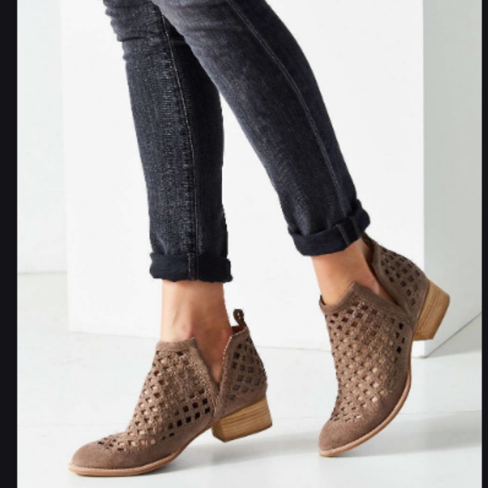 Jeffrey Cambell Taggart Booties